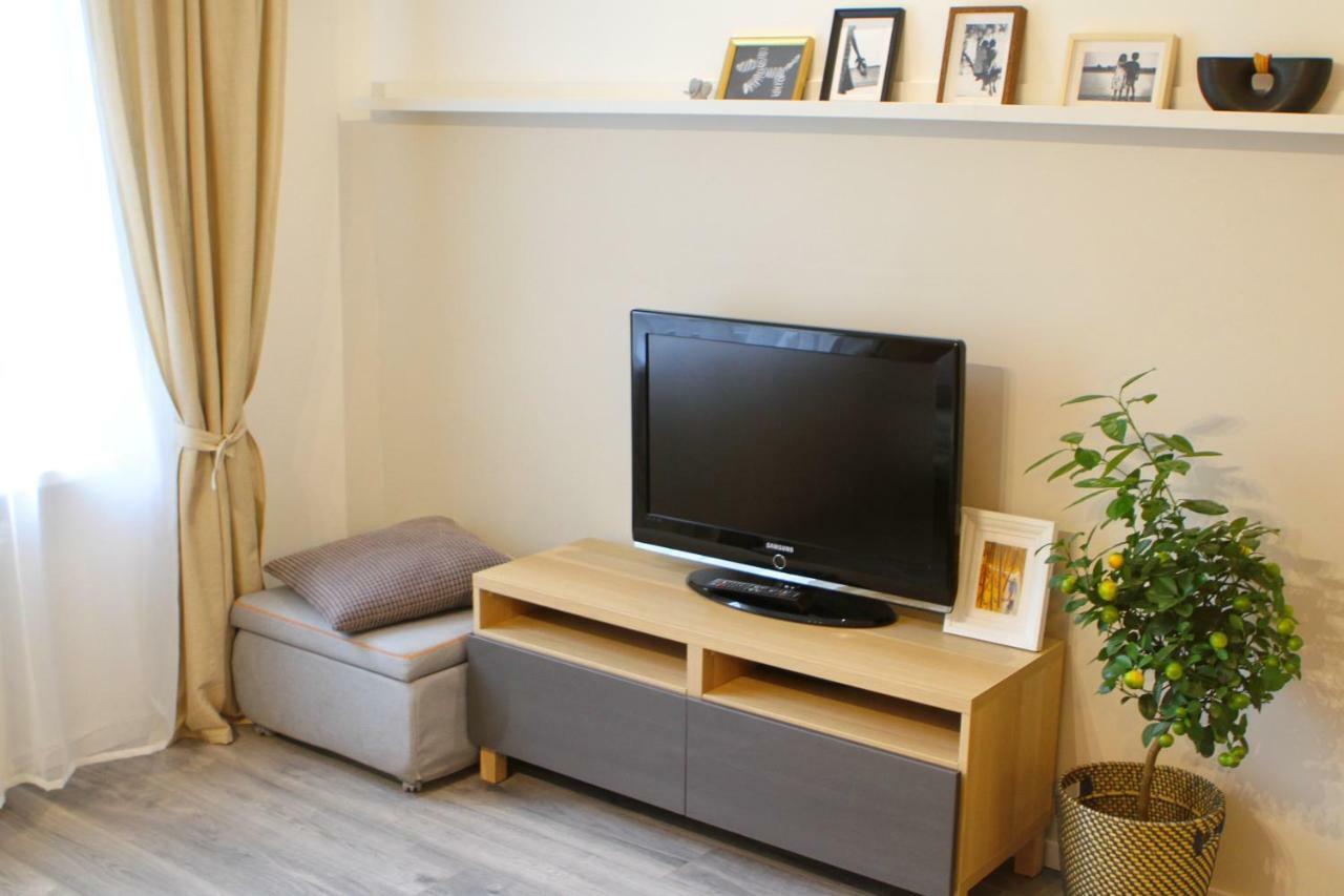 New! Cozy Apartment With Free Guarded Parking Riga Eksteriør bilde